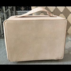 BÉIS - The Cosmetic Case